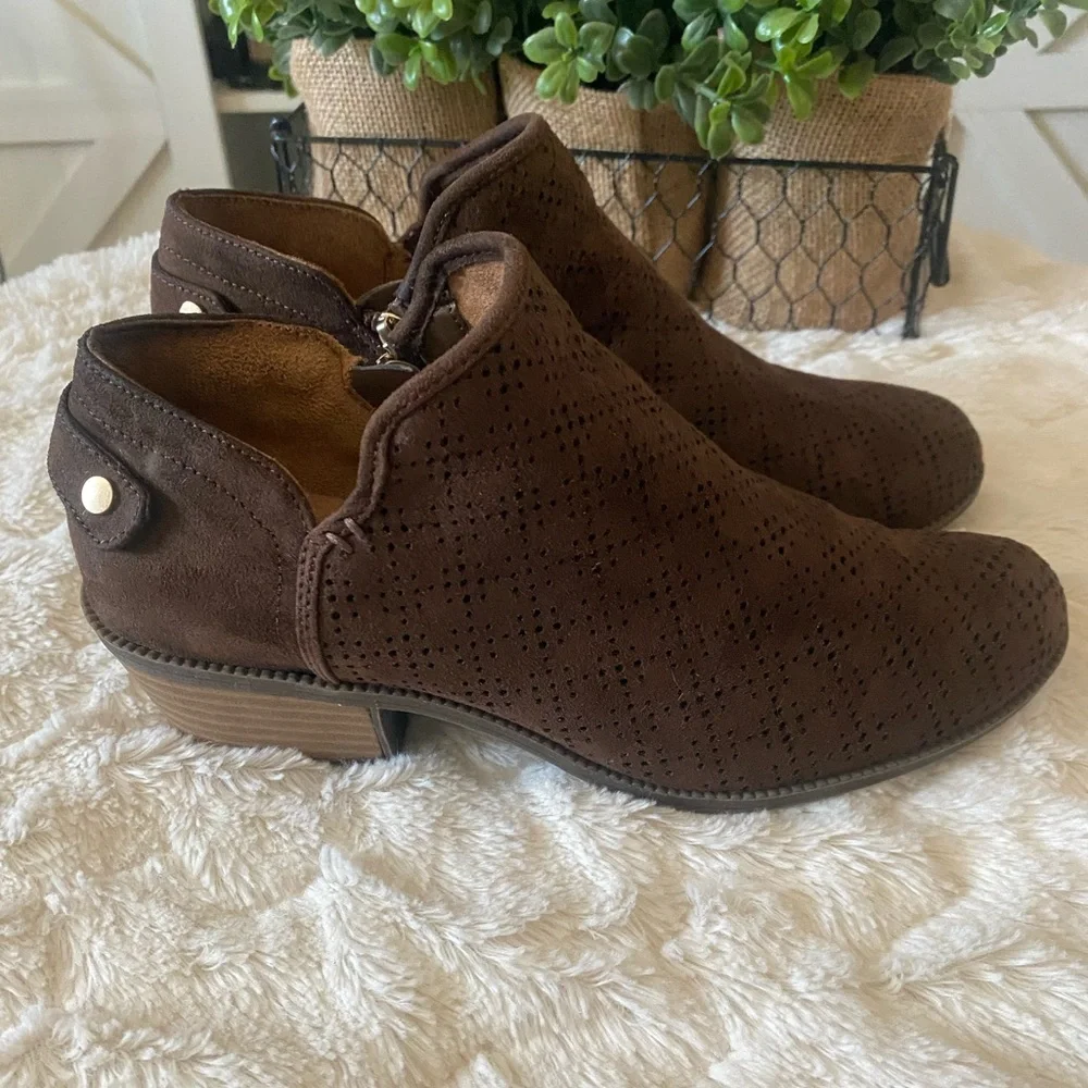 Dr. Scholl's Dark Brown‎ Chukka Boots